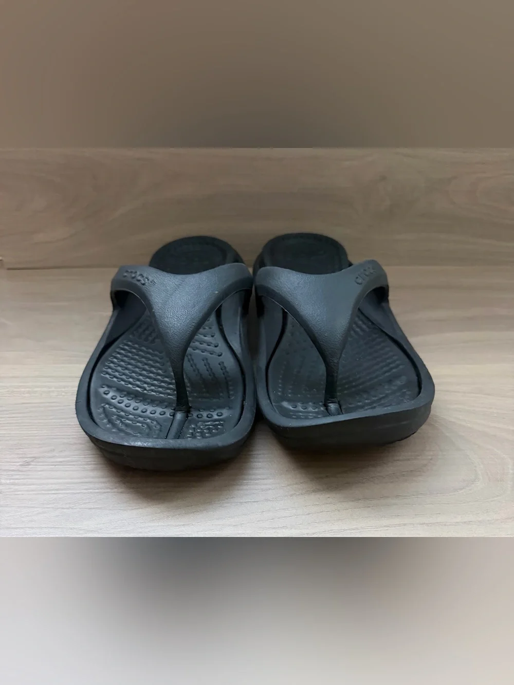 Crocs mens flip flops black Men’s Size 10/Women’s Size 12